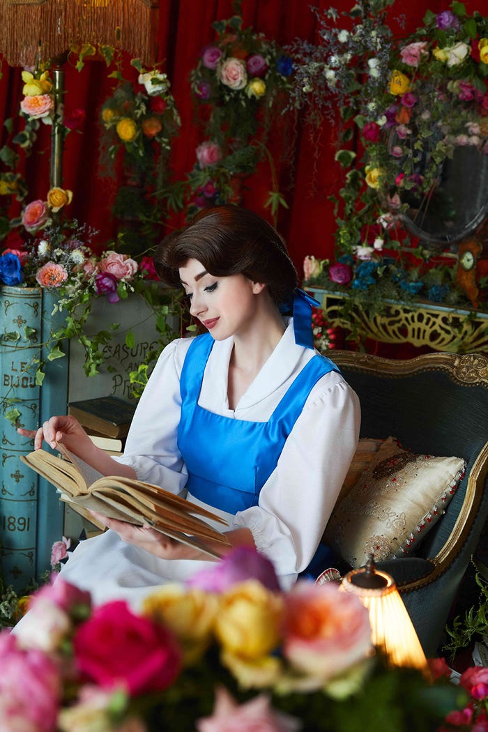 新アトラクション「美女と野獣“魔法のものがたり”」がテーマの作品(C)Disney