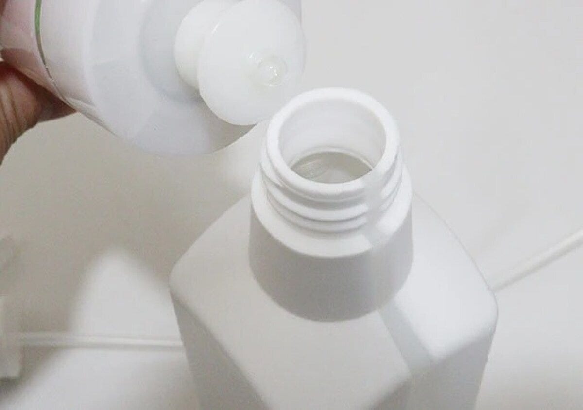 ダイソー　残量が見えるスプレーボトル　詰め替え　残量が見える