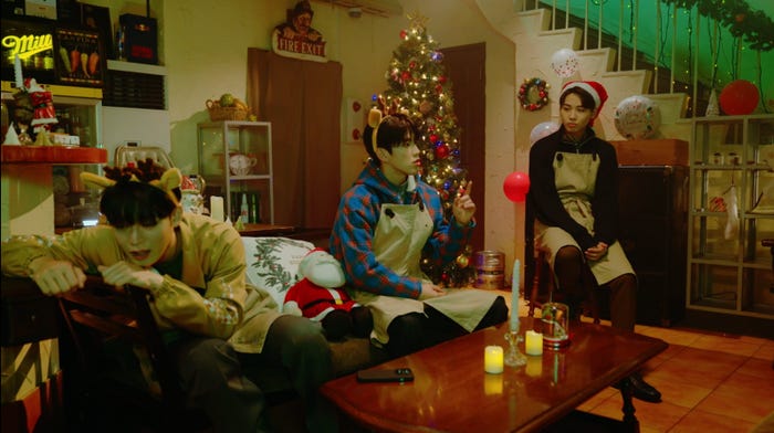 與那城奨、河野純喜、川尻蓮 (C)LAPONE Entertainment Inc. (C)10ANTZ Inc.