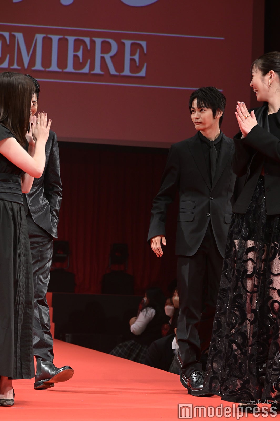 橋本環奈、神尾楓珠、横田真悠（C）モデルプレス