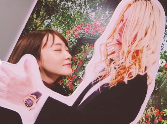 生駒里奈、足立梨花とROLAND展を満喫　本人からのコメントに歓喜「テンション爆上げ」