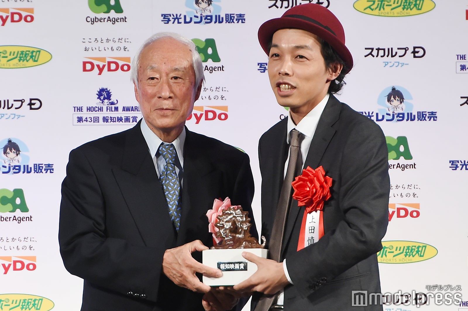 上田慎一郎監督（右） （C）モデルプレス