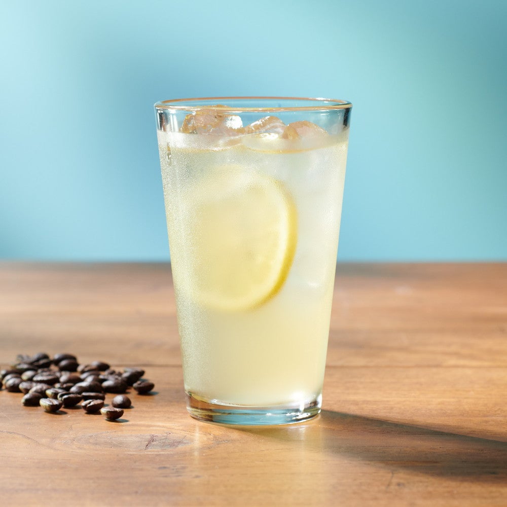 コーヒーエイド レモン トニック¥1,080（持ち帰りの場合）¥1,100（店内利用の場合）／画像提供：スターバックス コーヒー ジャパン