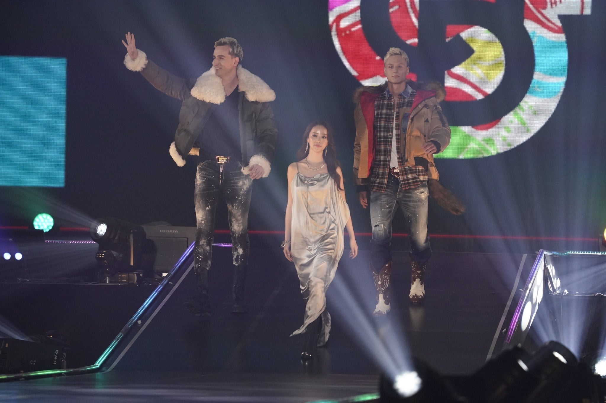 サワ、中町綾、ヤン（C）上飯坂 一