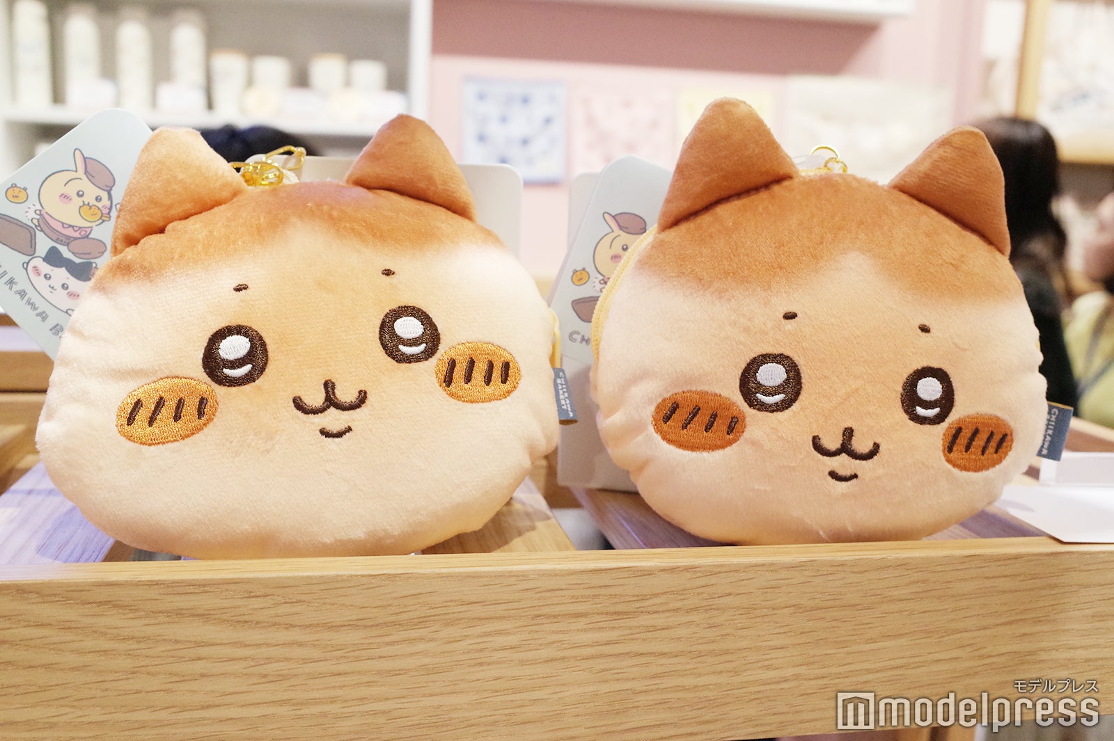 パンみたいなおかおポーチ（ハチワレ）税込1,760円（C）モデルプレス