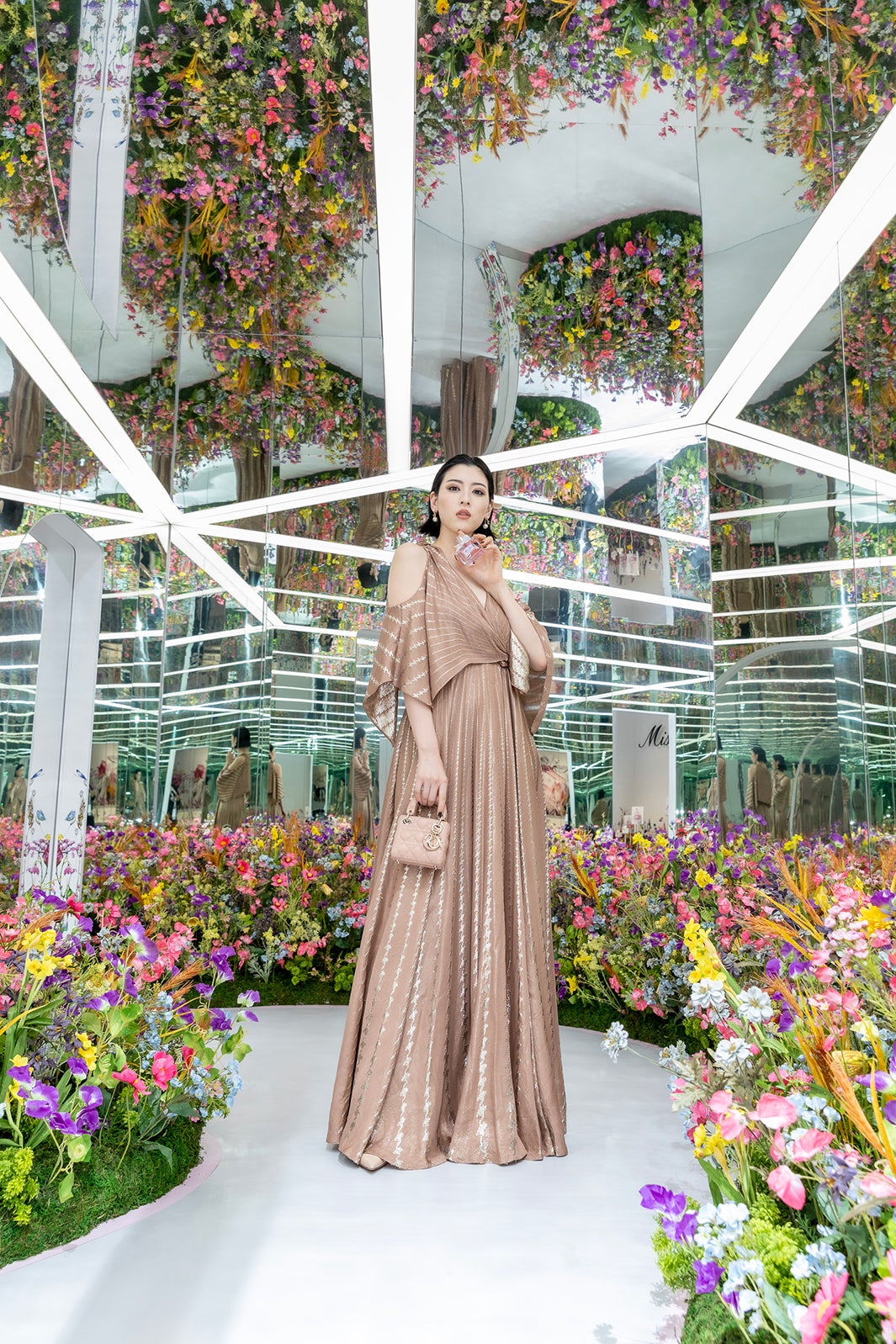 三吉彩花（提供写真）