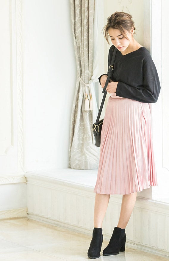 サテンプリーツスカート「Re:EDIT by GALSTAR」5,775円（税込）／画像提供：Re:EDIT by GALSTAR