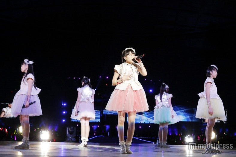 ももいろクローバーZ／photo by Hajime Kamiiisaka