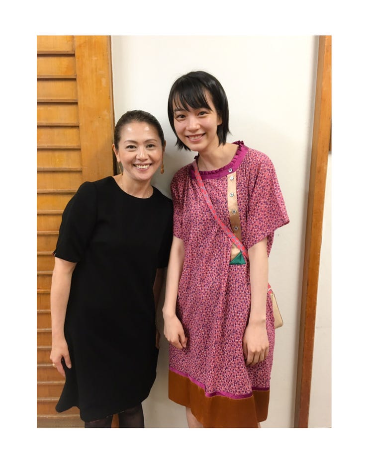 能年玲奈 ママ 小泉今日子との2ショットに 最高 理想の親子 と反響 モデルプレス 能年玲奈 ママ 小泉今日子との2ショットに 最高 理想の親子 と反響 モデルプレス