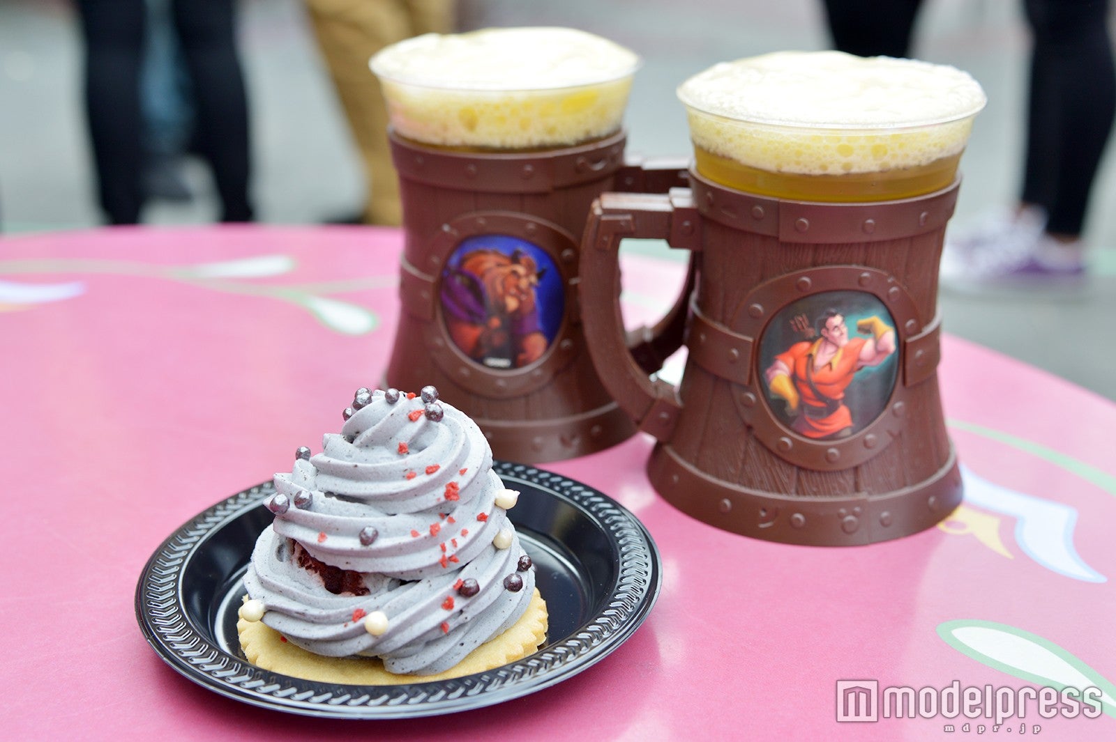 手前：Grey Stuff Gateau（＄5.49）／（C）モデルプレス