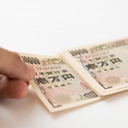 子育て給付金廃止へ、低所得年金受給者に給付金3万円案