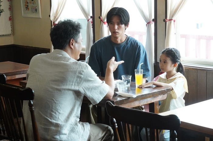 田中哲司、目黒蓮、泉谷星奈「海のはじまり」第8話より(C)フジテレビ