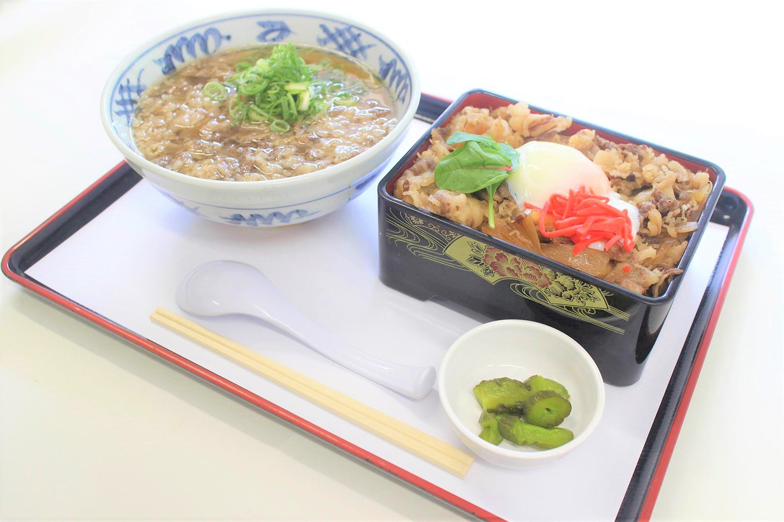 フード一例／画像提供：西紀サービスエリア下り線