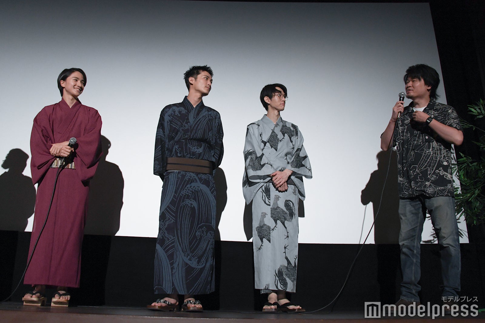 （左から）木戸大聖、上野凱、和田雅成、ナカモトユウ監督（C）モデルプレス
