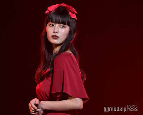 鶴嶋乃愛、ロマンティックなレッドスタイルで“非日常感”<超十代-ULTRA TEENS FES-2021 PREMIUM>