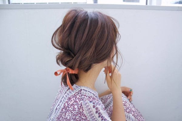 リボンを使った簡単ヘアアレンジ16選 セルフで大人可愛いを叶えよう モデルプレス リボンを使った簡単ヘアアレンジ16選 セルフで大人可愛いを叶えよう モデルプレス