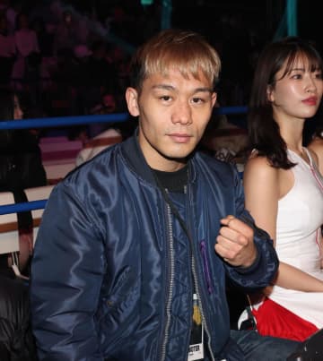 WBA王者・堤聖也が両手を振ってアピール 井岡一翔の井上拓真戦希望に苦笑い？ SNS「またバンタム級面白くなってきた！」と沸く