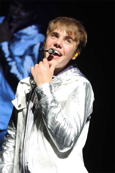 ジャスティン・ビーバー、日本初コンサート開催！女子1万人が大絶叫