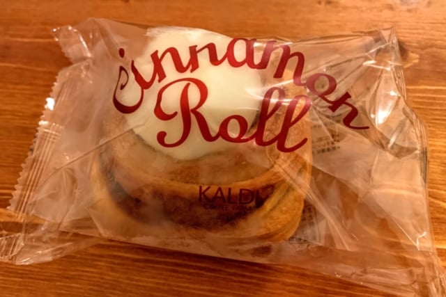 カルディ シナモンロールパッケージ