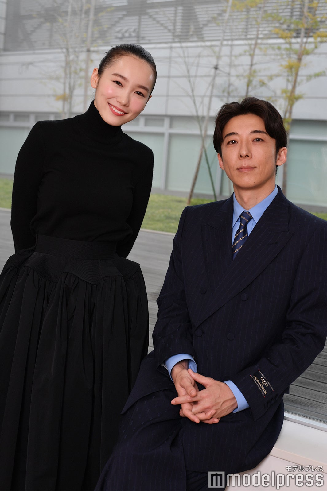 飯豊まりえ、高橋一生（C）モデルプレス