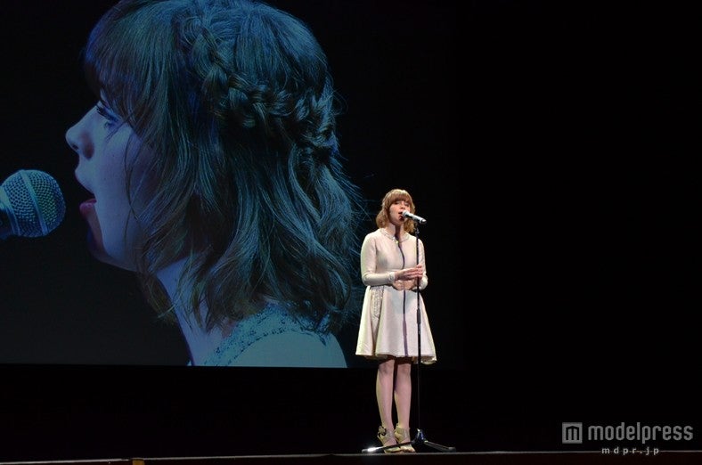 ガブリエル・アプリンが主題歌「Through the ages」を歌唱