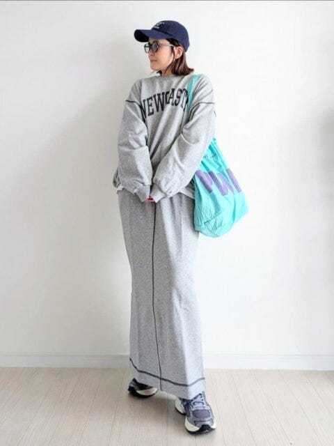 ロゴスウェットセットアップコーデ 2025冬女性おすすめスウェットセットアップコーデ