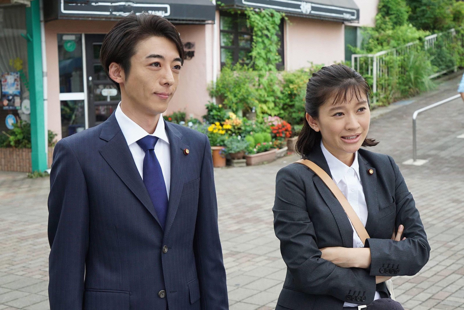 高橋一生、篠原涼子／「民衆の敵」第4話より（C）フジテレビ