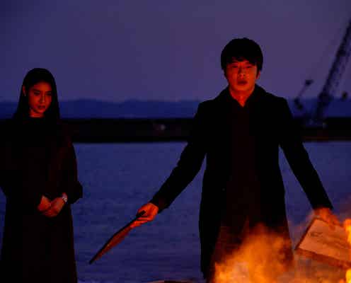 土屋太鳳&田中圭、ラブラブ夫婦に異変「哀愁しんでれら」場面写真一挙解禁