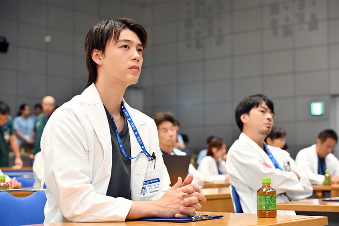 竹内涼真「ブラックペアン シーズン2」第8話より(C)TBS