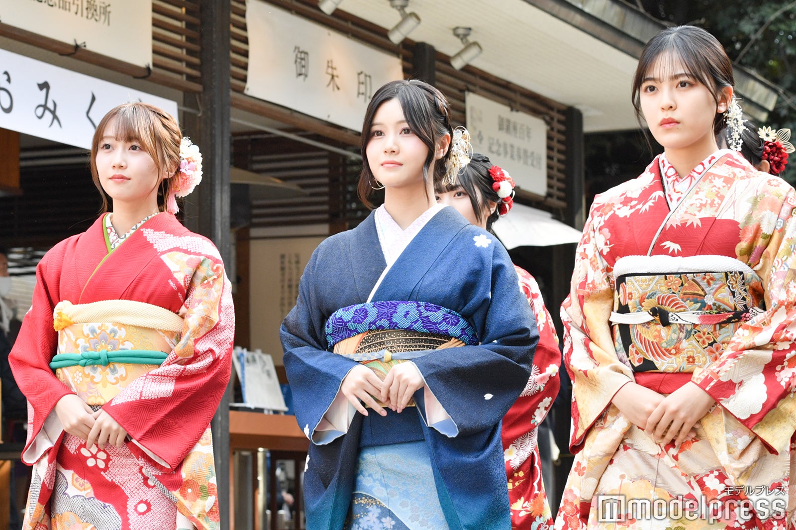 矢久保美緒、伊藤理々杏、柴田柚菜（C）モデルプレス