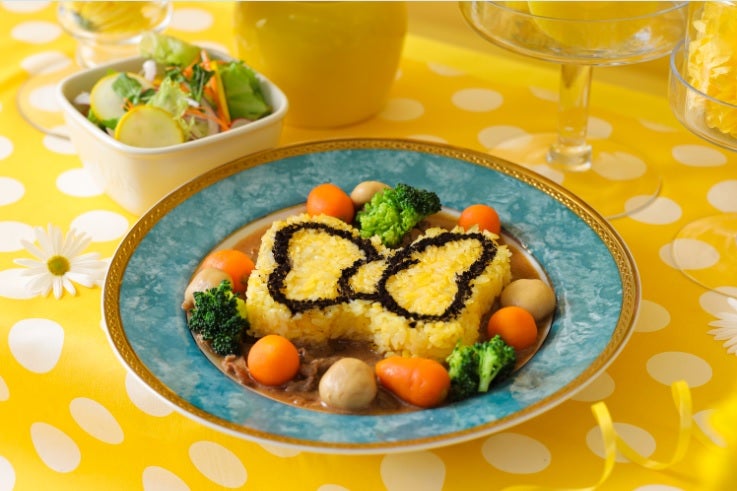 ハッシュドビーフ・リボンライス　1,390円（C）Disney