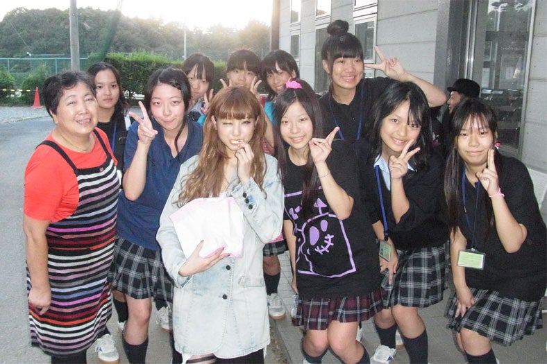 出岡美咲と学生