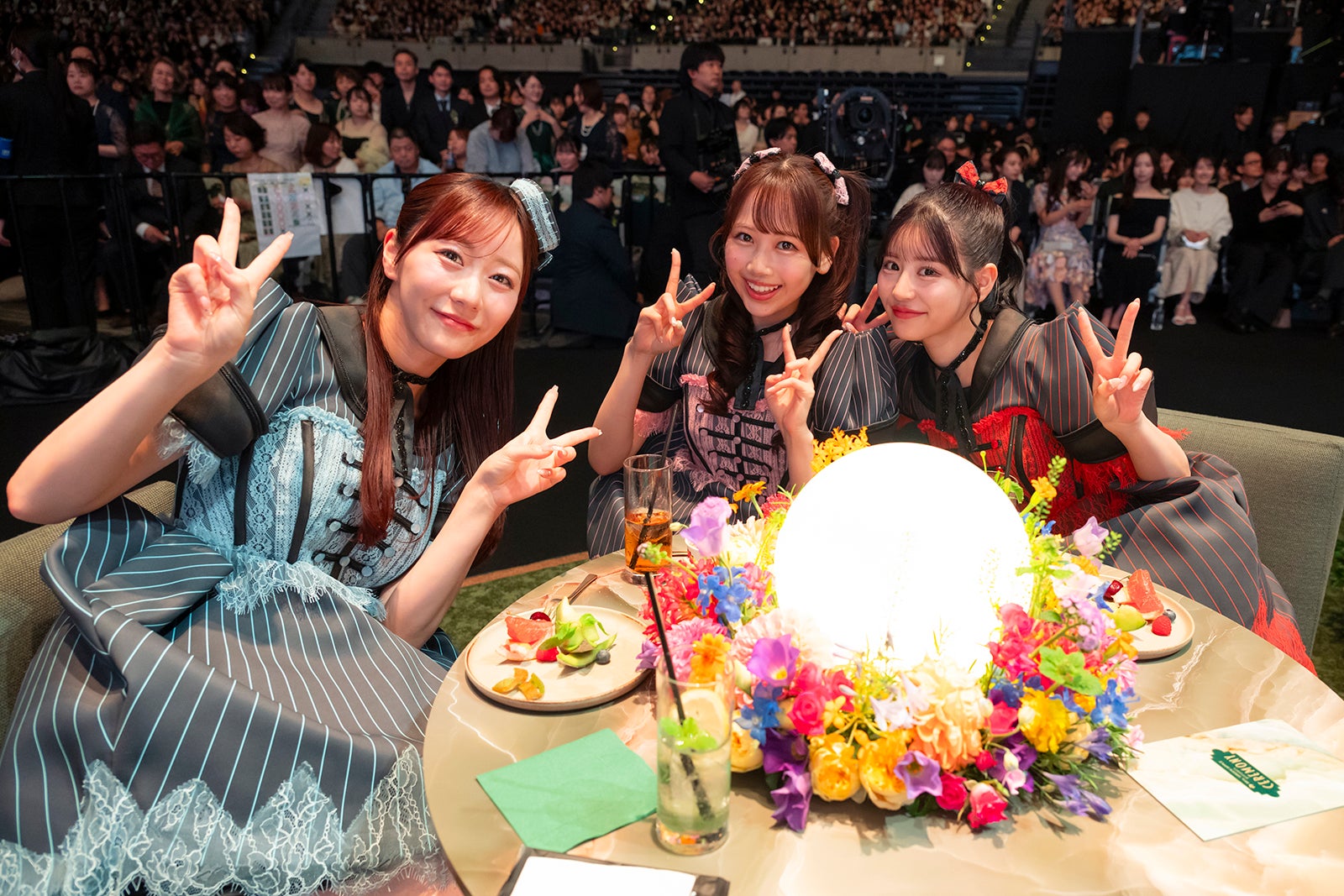 真中まな、松本かれん、月足天音（撮影：田中聖太郎写真事務所）