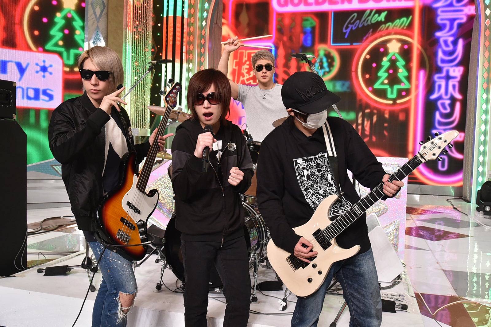 ゴールデンボンバー史上初 女々しくて 生演奏が決定 Mステスーパーライブ モデルプレス ゴールデンボンバー史上初 女々しくて 生演奏が決定 Mステスーパーライブ モデルプレス