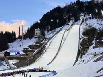 前半飛躍終え山本涼太が3位、トップと19秒差 渡部暁斗が11位、谷地宙は15位 ノルディック複合男子ノーマルヒル