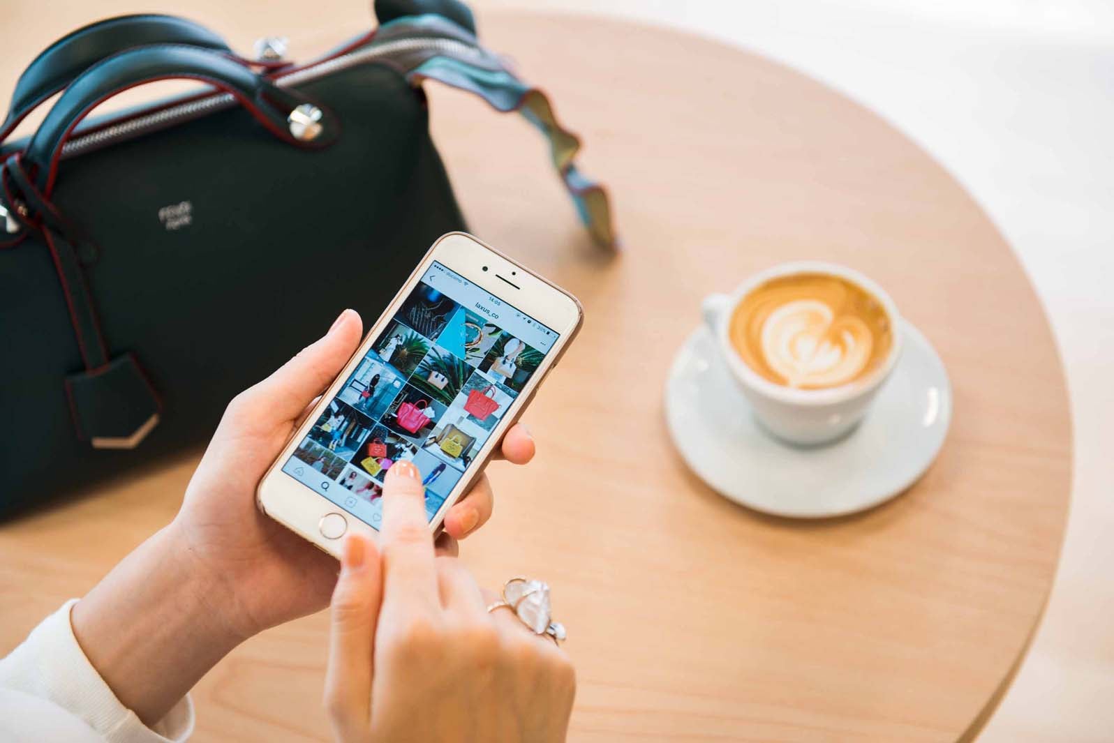 スマホひとつで簡単に