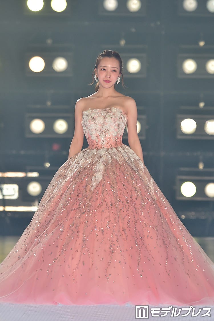板野友美 骨格