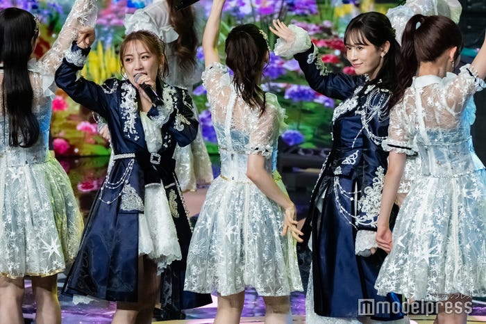 高橋みなみ、前田敦子(C)モデルプレス