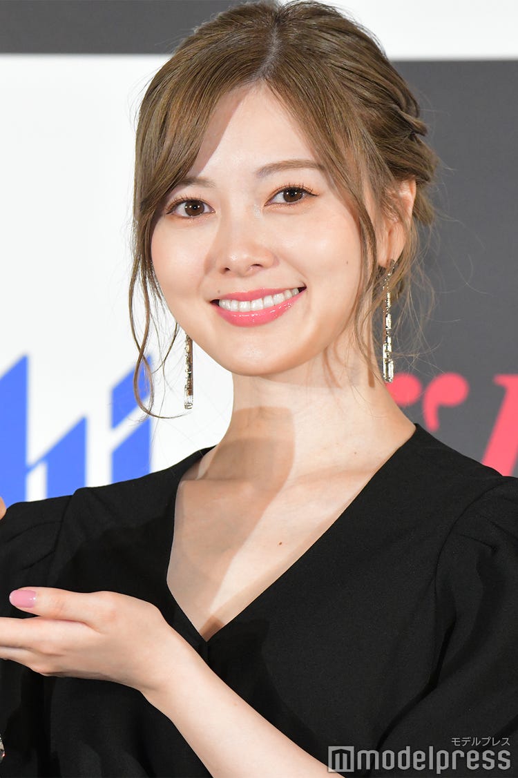 画像1 4 白石麻衣 久々前髪ありにイメチェン 巻き髪ヘアで報告 女神 可愛い と絶賛の声 モデルプレス