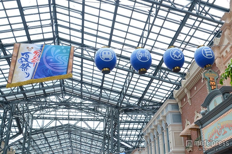 ミッキー率いる“涼舞疾風・翔！（りょうぶしっぷう・しょう）”の提灯