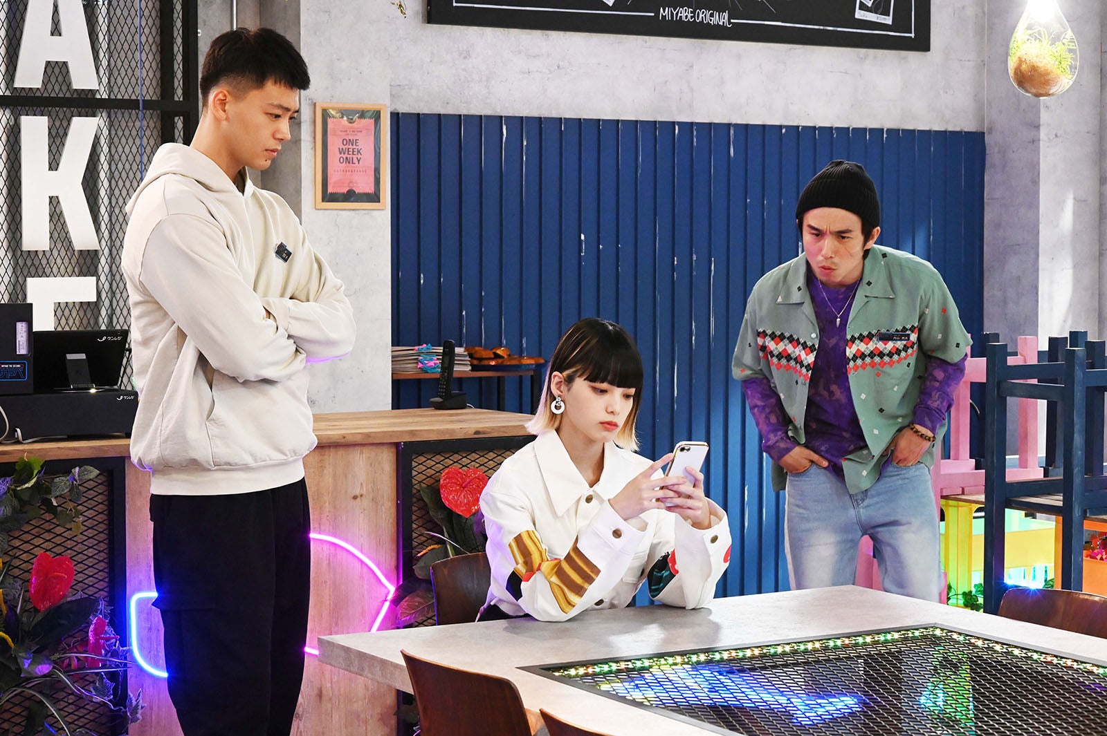 竹内涼真、平手友梨奈、中尾明慶「六本木クラス」第8話より（C）Kwang jin／tv asahi