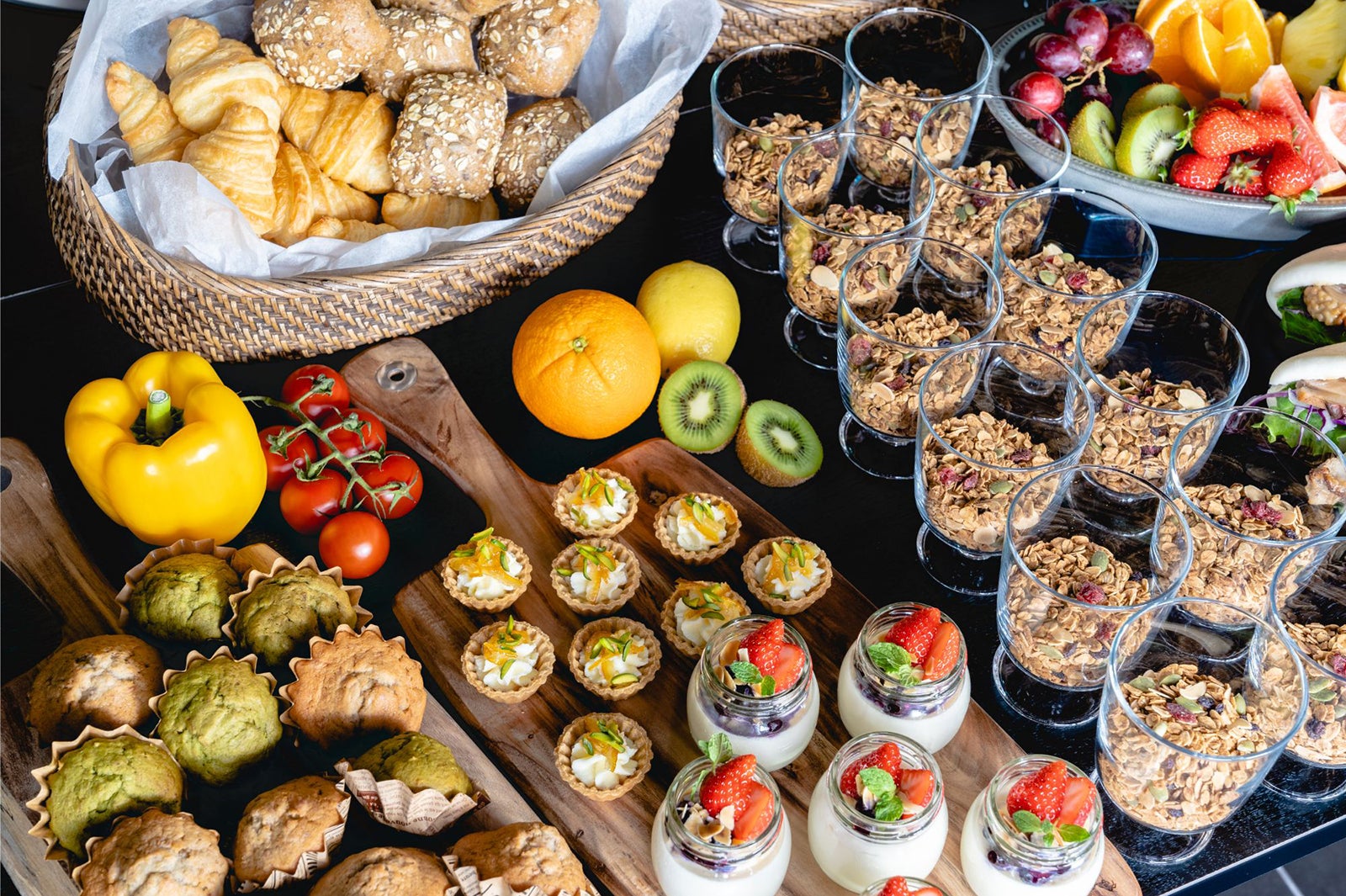 朝食ビュッフェ／画像提供：エイジェーインターブリッジ