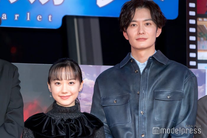 芦田愛菜、岡田将生(C)モデルプレス