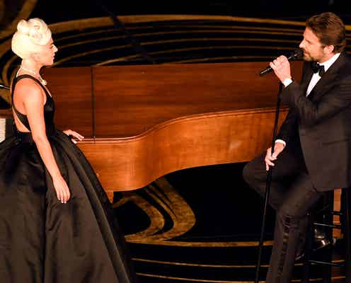レディー・ガガ、涙の受賞 ブラッドリー・クーパーと「Shallow」感動的デュエットも<第91回アカデミー賞>