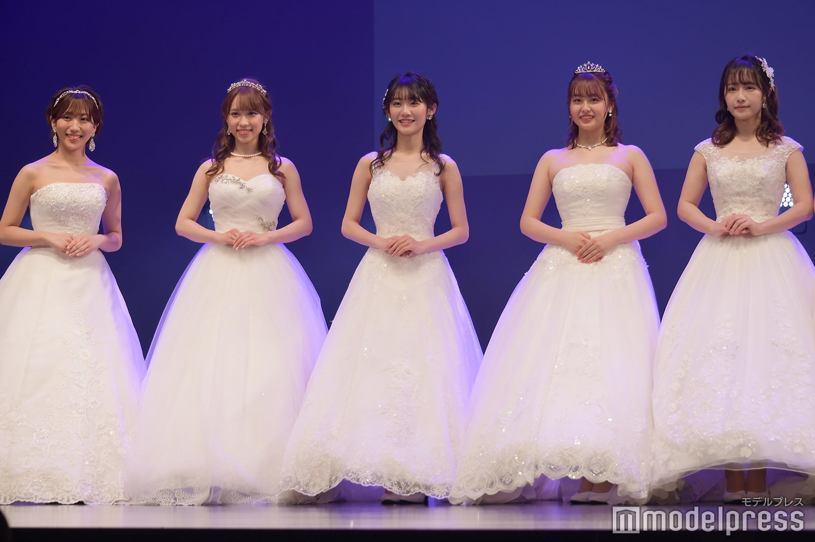 小川奏さん、山本瑠香さん、仲間由依さん、犬塚花菜子さん、松本美紅さん（C）モデルプレス