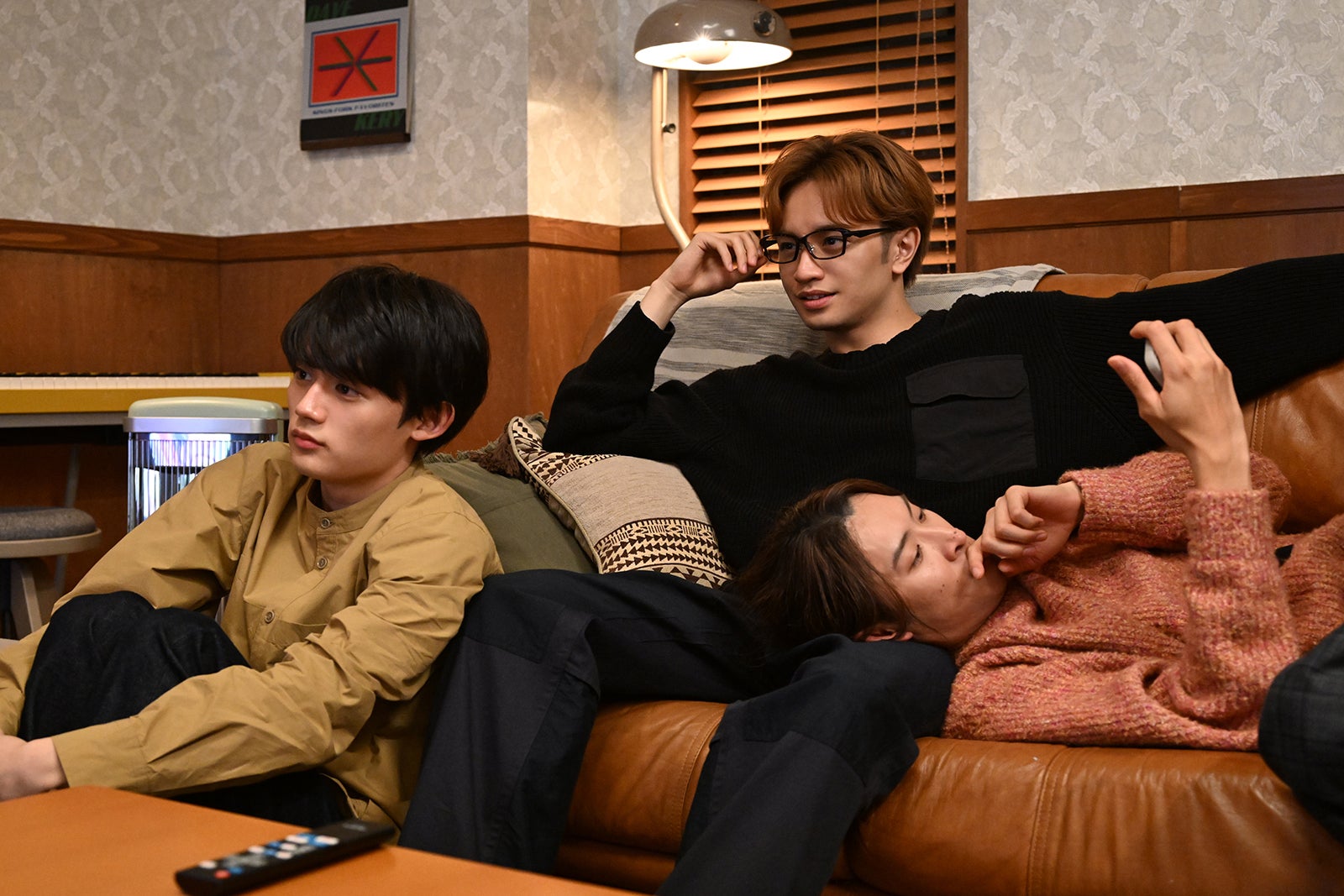 藤原大祐、中島健人、向井康二「リビングの松永さん」第4話より（C）カンテレ