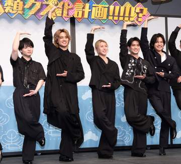 Aぇ！group 来月公開の映画「おそ松さん」に自信「ジメジメした気持ちを笑い飛ばして」 正門良規は木村拓哉のモノマネも「台本です！」
