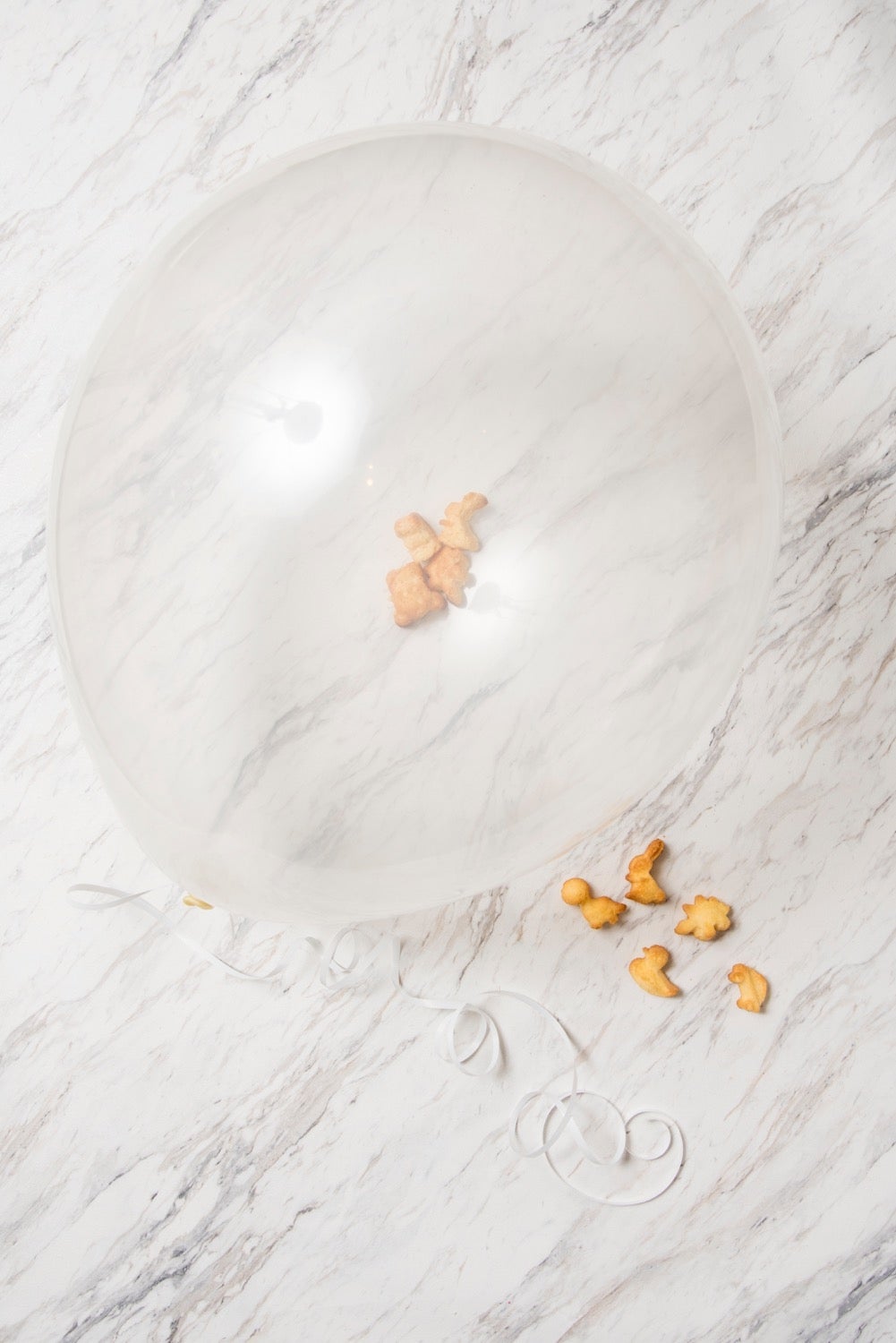 （写真左）空飛ぶケーキ1000円／画像提供：TRANSIT GENERAL OFFICE