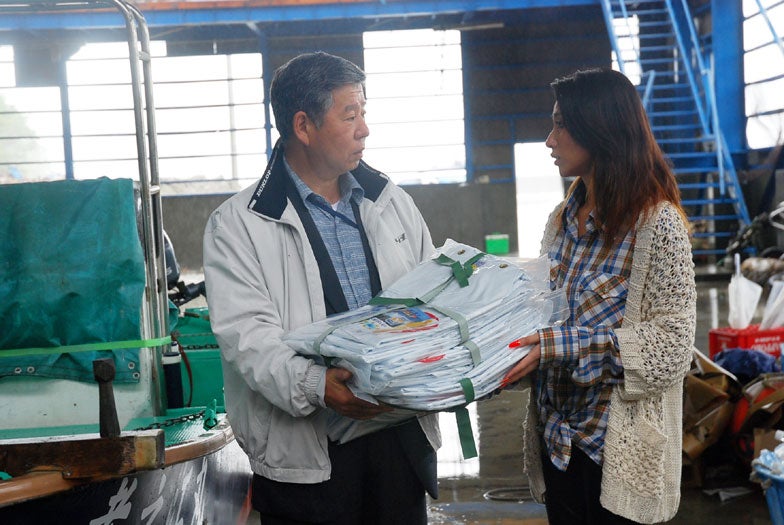 ウギャルのLie（右）