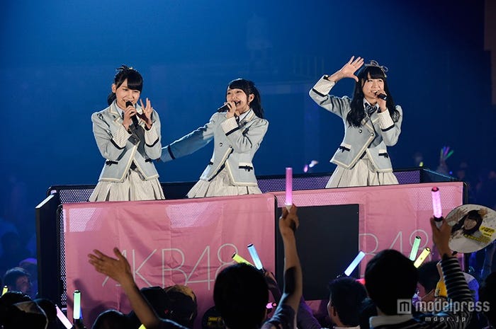 長崎県・長崎ブリックホールで公演を行ったAKB48ヤングメンバー(C)AKS